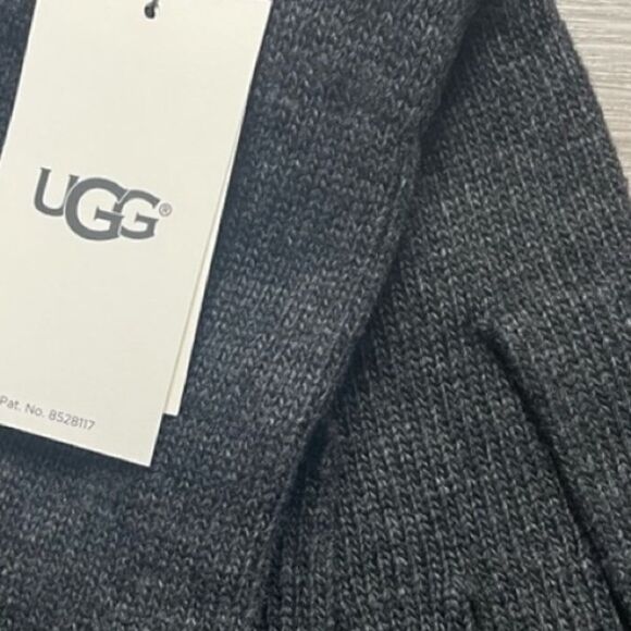 UGG Men’s Tech Glove NEW Dark Gray $45 - Picture 2 of 5